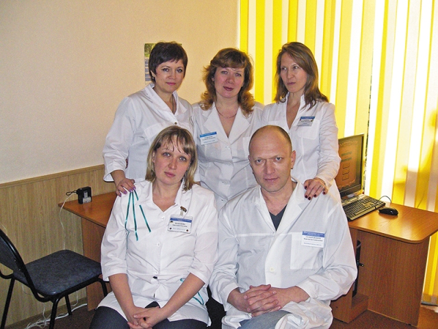 К.Г. Пузыревский в Центре микрохирургии глаза «Финист» вместе с сотрудниками детского отдела